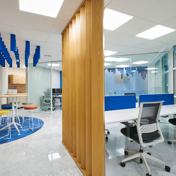 Oficina Financiera: Diseño Innovador en Tel Aviv