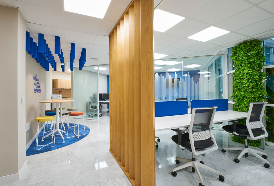 Oficina Financiera: Diseño Innovador en Tel Aviv