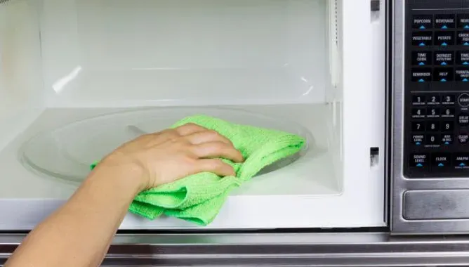 Limpieza Microondas: Truco Natural y Efectivo