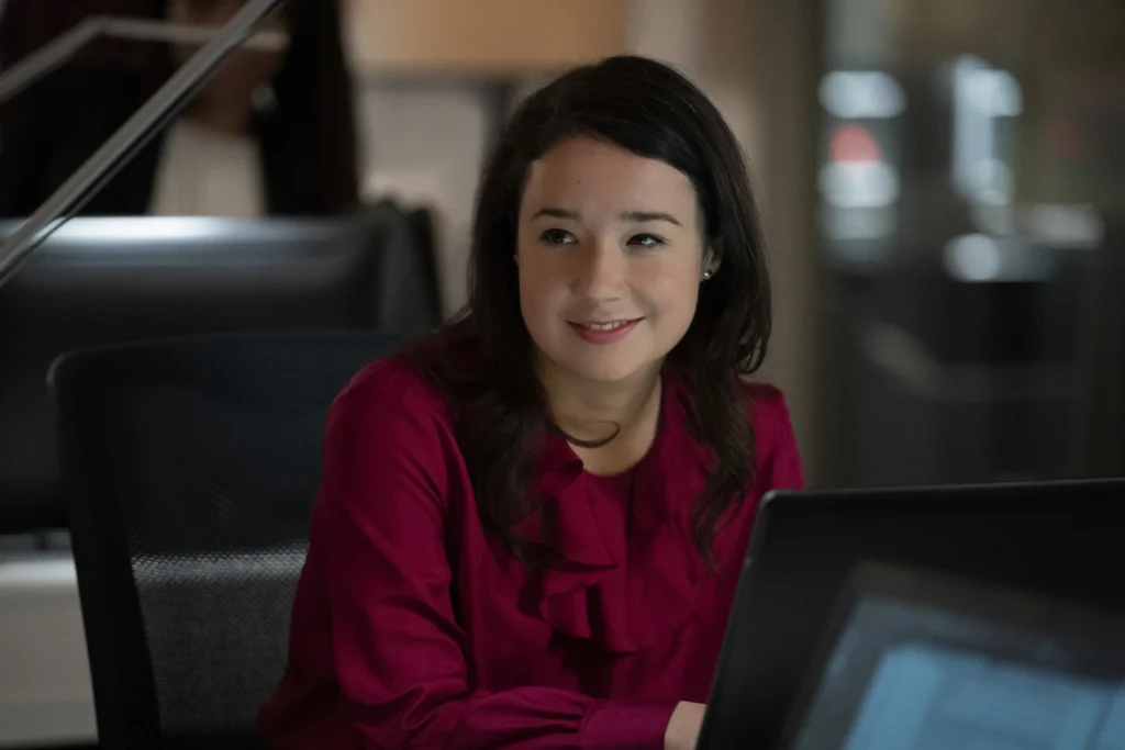 Temporada 3 de Elsbeth: Regreso de Sarah Steele y Más