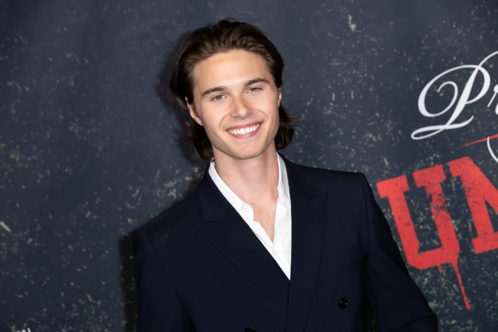 Elias Kacavas protagoniza Pretty Babies y otras novedades