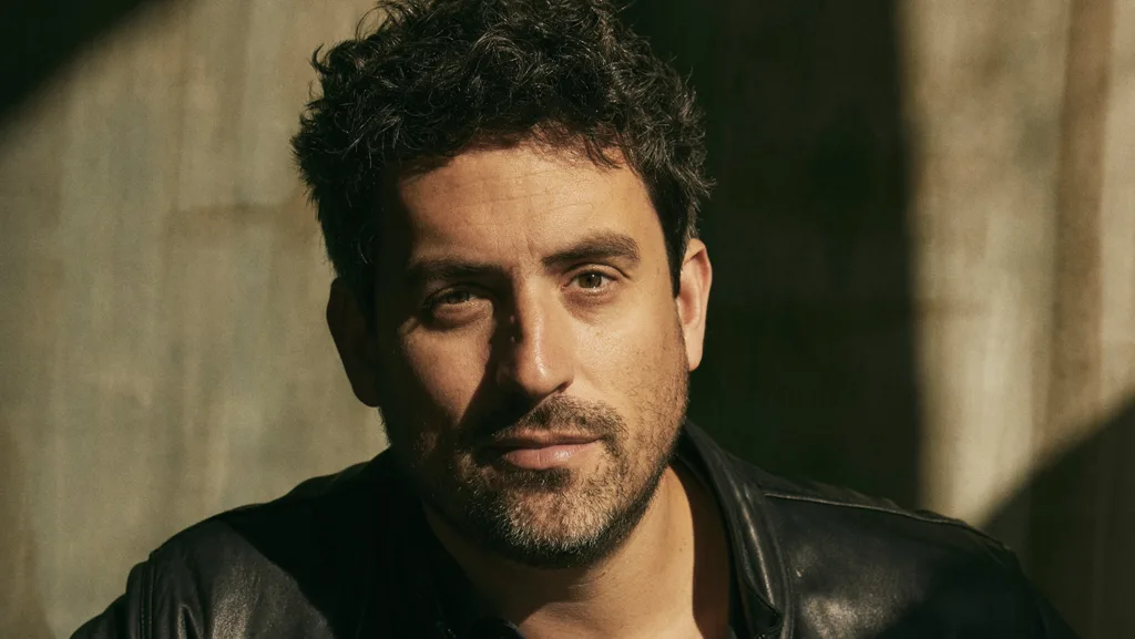 Eternally Yours: Ed Weeks se Une al Elenco Principal