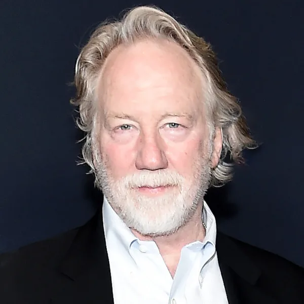 Timothy Busfield enfrenta graves acusaciones en «You Deserve Each Other»