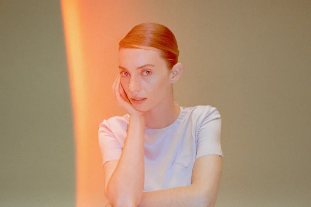 Maya Hawke: La Nueva Protagonista en ‘The God of the Woods’ de Netflix