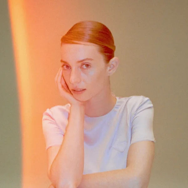 Maya Hawke: La Nueva Protagonista en ‘The God of the Woods’ de Netflix