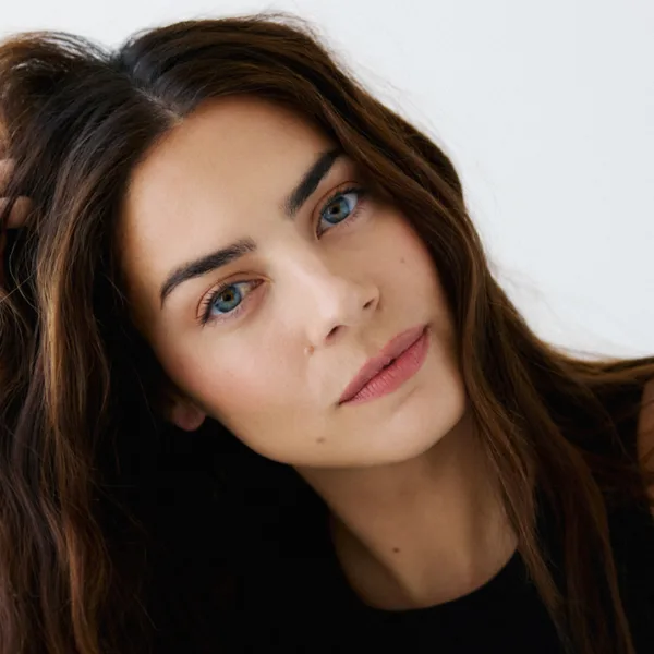 Lorenza Izzo en ‘What The Dead Know’: ¿Qué la espera en este nuevo drama?