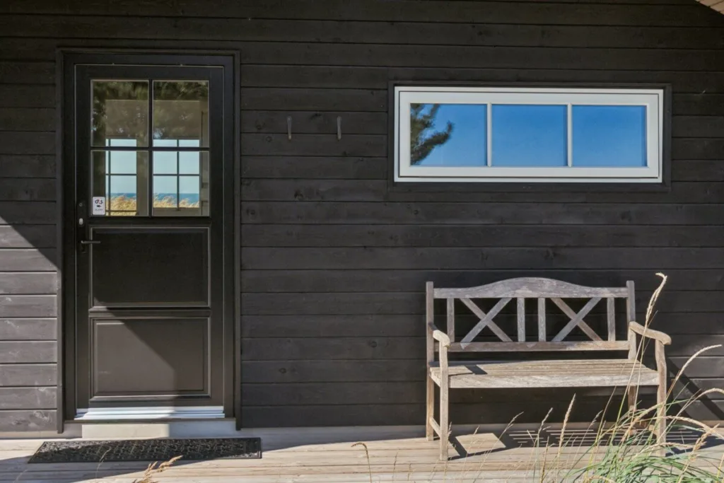 Casa de verano negra: un refugio nórdico que impresiona
