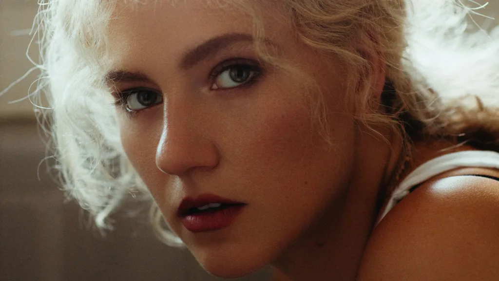 Kat Cunning en Protección: El Impactante Nuevo Drama de NBC