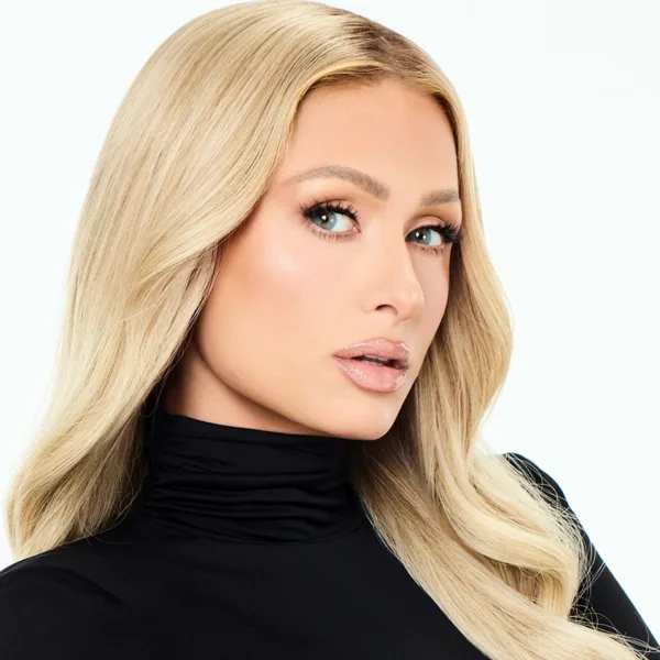 Paris Hilton comedia navideña: Un vistazo a Clashing Through the Snow
