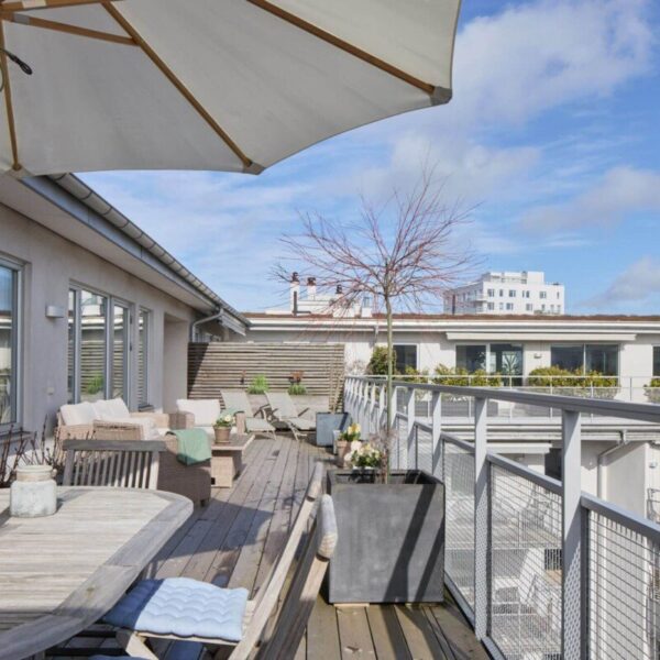 Ático con Terraza Grande: Cómo Cambia tu Estilo de Vida en Malmö
