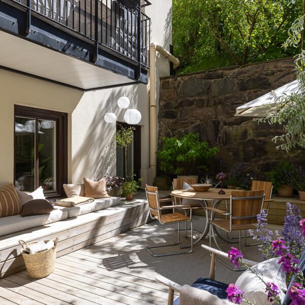 Piso en Planta Baja con Terraza: Un Oasis en Gotemburgo