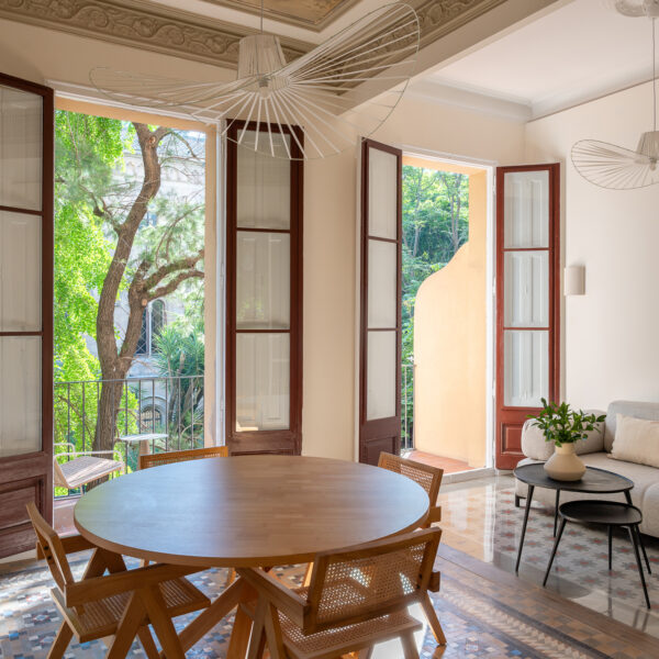 Apartamento Modernista en Barcelona: Un Tesoro de Diseño y Patrimonio