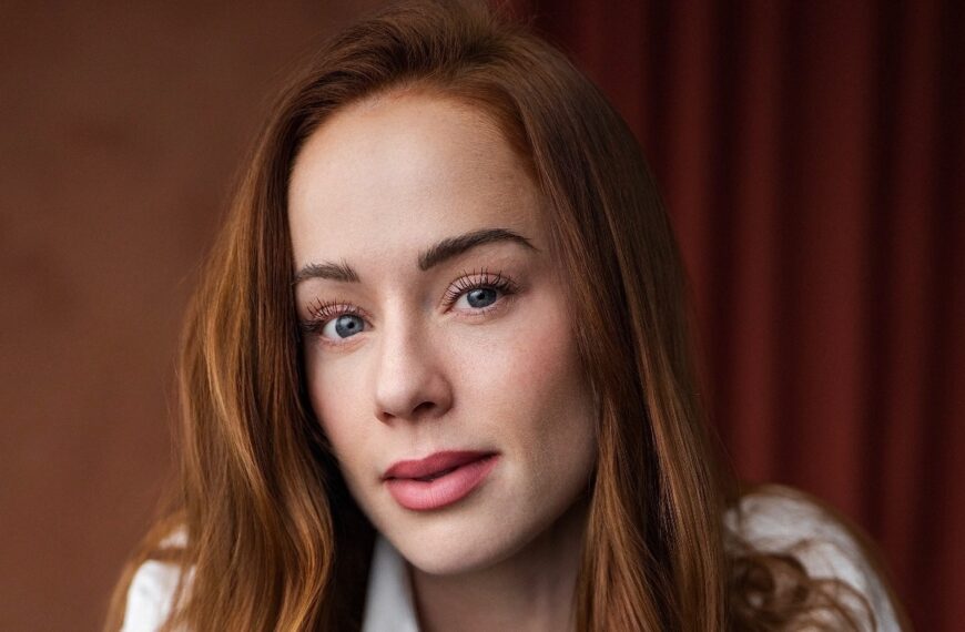 Whitney Leavitt Just In Time: El nuevo musical que todos comentan