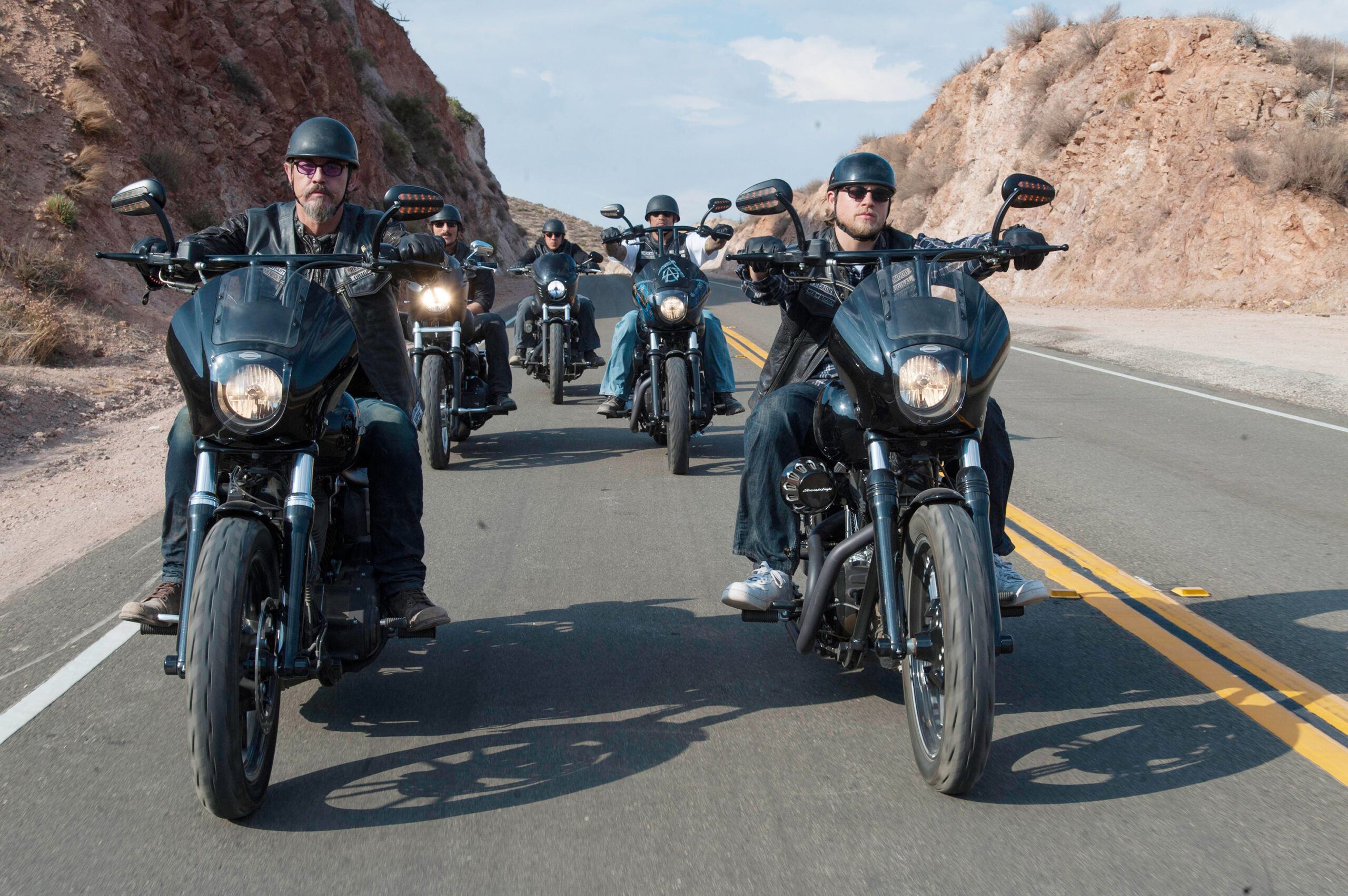 Legends Charlie Hunnam: Un Reencuentro Sorprendente en FX