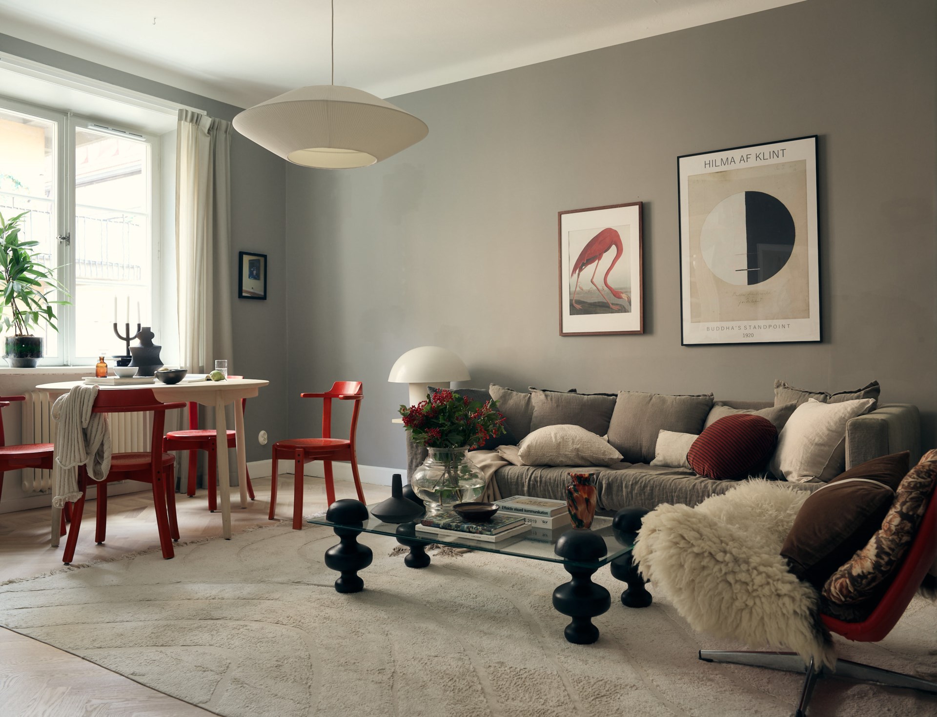 Combinar el rojo en decoración: Secretos y tendencias para 2026