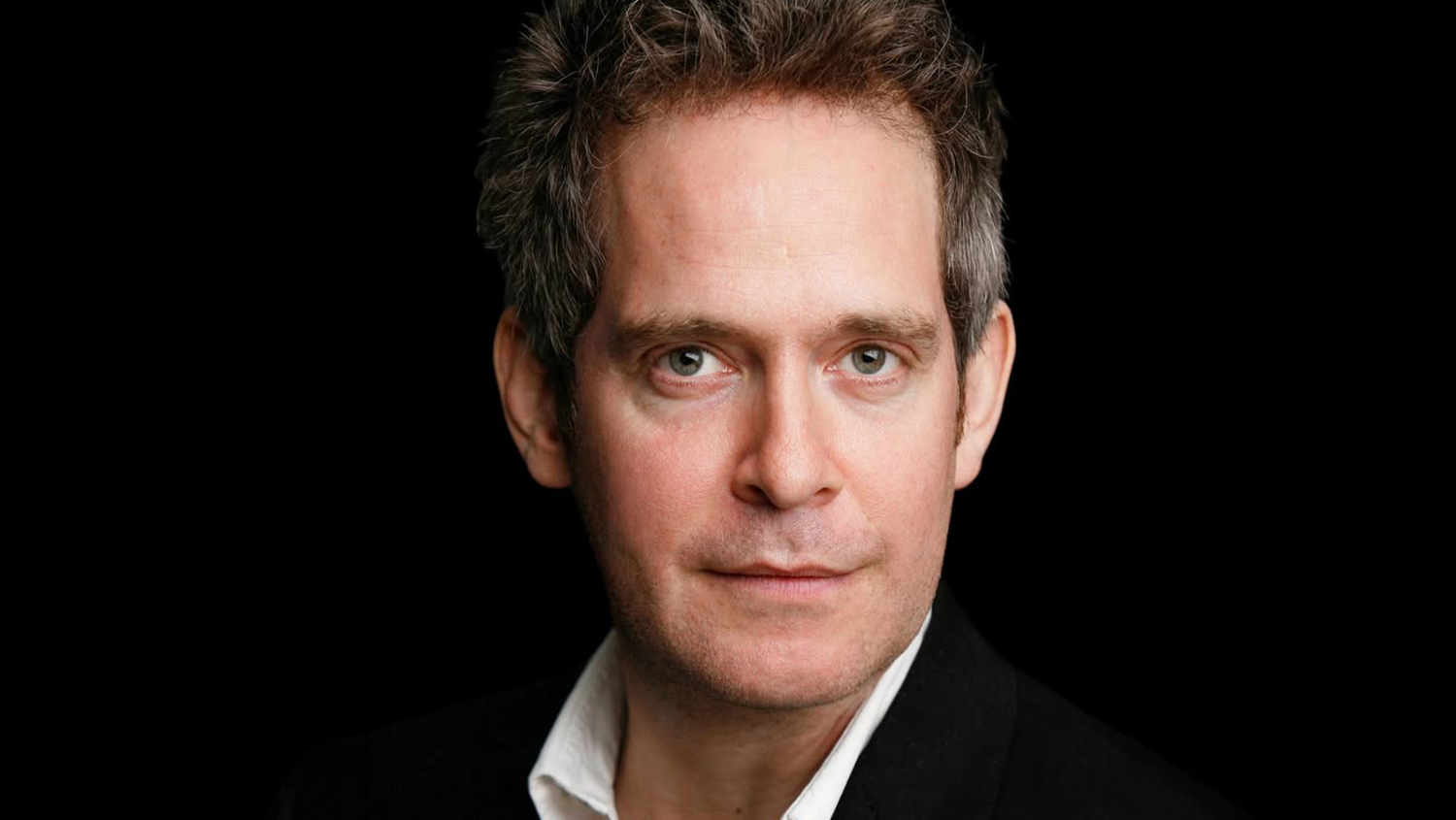 Tom Hollander en The Audacity: Revelaciones Impactantes de la Temporada 2