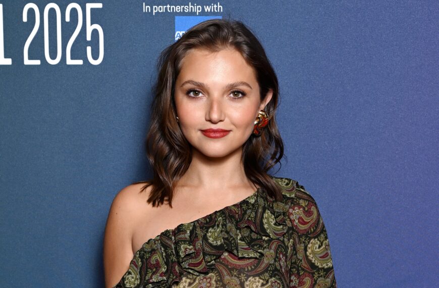 Mia McKenna-Bruce se une a Throttled: Novedades del cine romántico