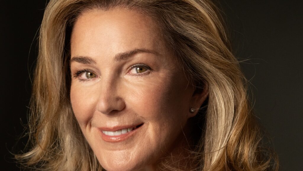 Peri Gilpin brilla como invitada en You’re Killing Me de Acorn TV