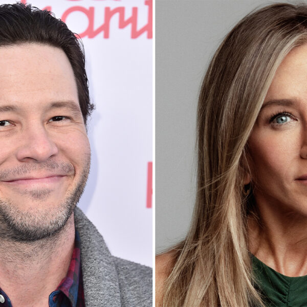 Ike Barinholtz es parte de la prometedora comedia Naughty con Aniston