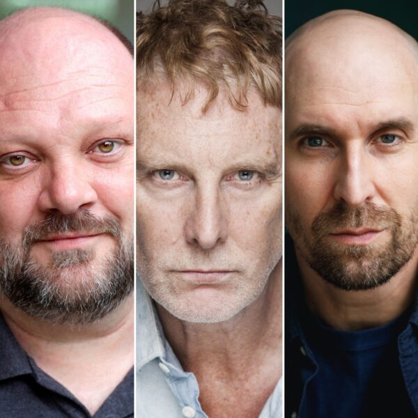 David Threlfall como voz del sombrero seleccionador en HBO